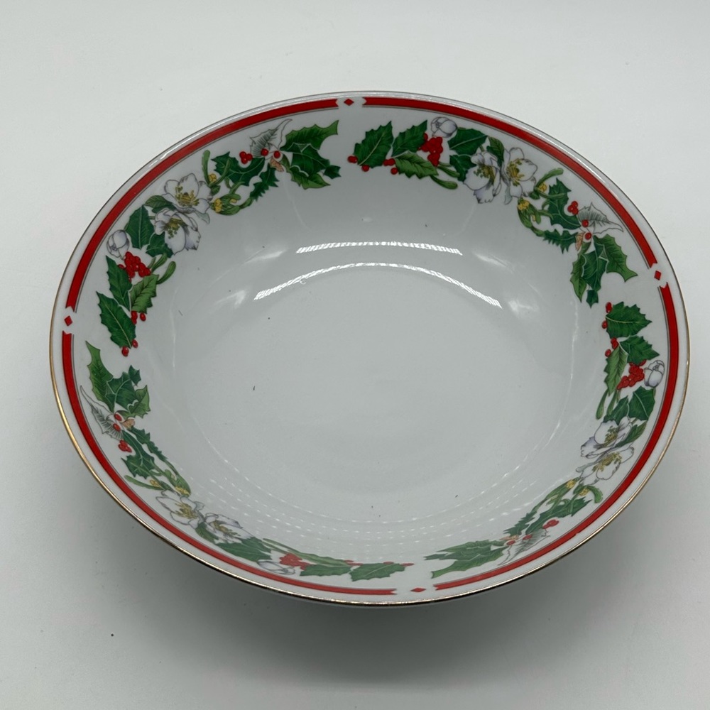 Lynn's China St Saint Maria Round Vegetable Bowl Serve 9" Christmas Holiday